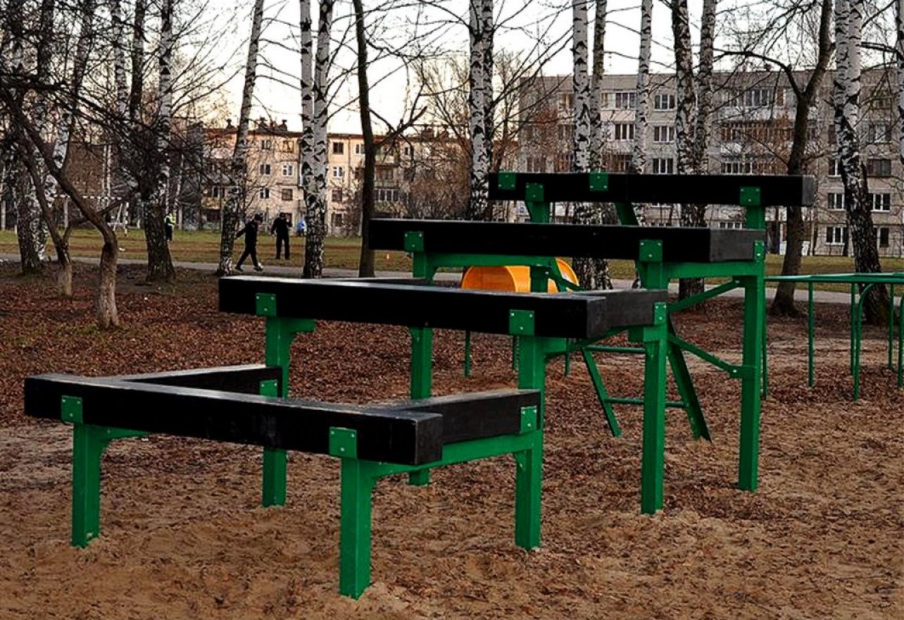 Уличная полоса препятствий Разрушенная лестница - вид 2